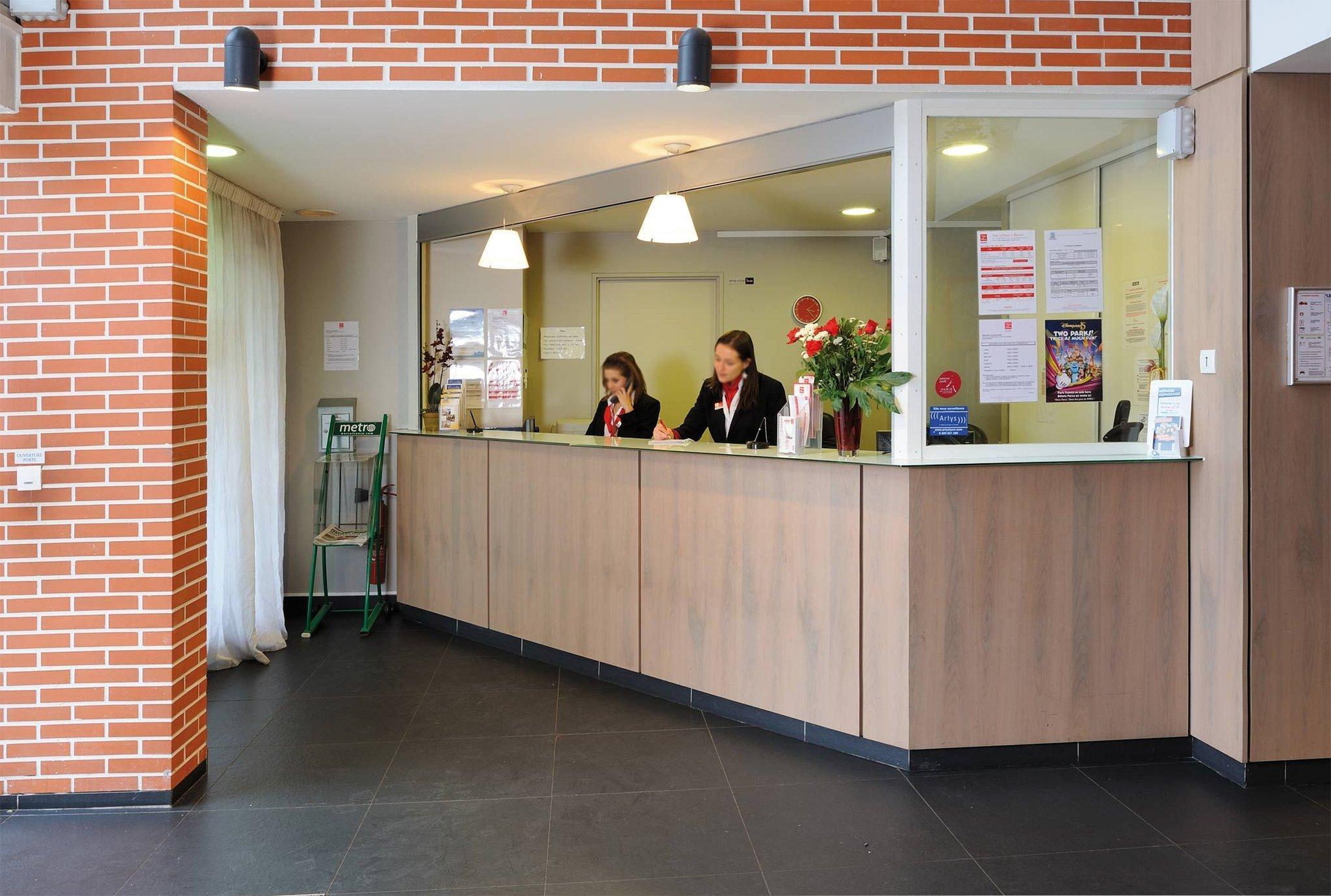 เซฌูร์ แอนด์ แอฟแฟร์ เครเตย เลอ มาจิสแตร์ โฮเทล Aparthotel ภายนอก รูปภาพ