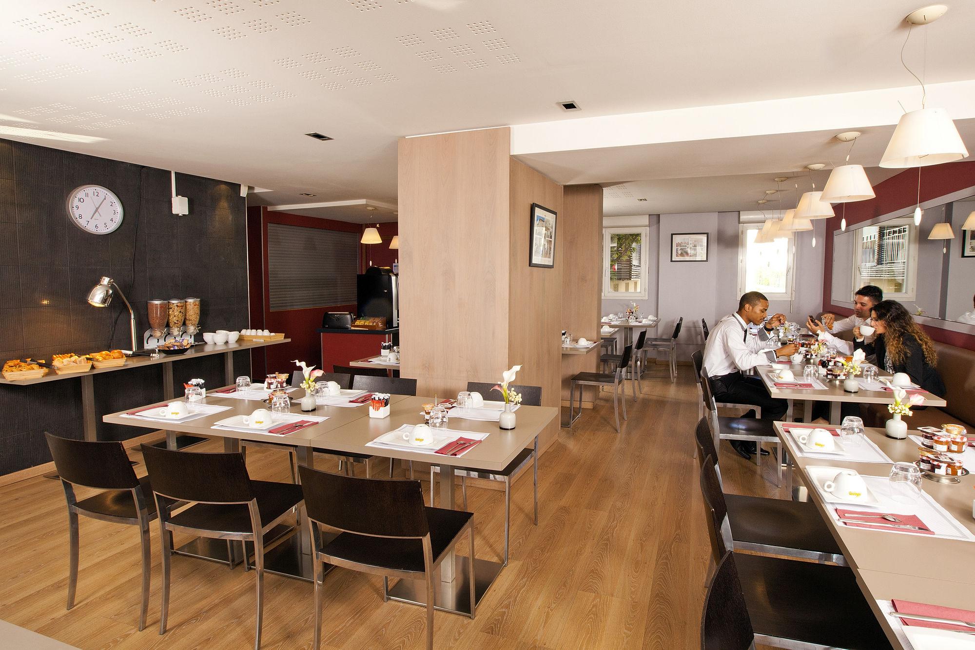 เซฌูร์ แอนด์ แอฟแฟร์ เครเตย เลอ มาจิสแตร์ โฮเทล Aparthotel ภายนอก รูปภาพ